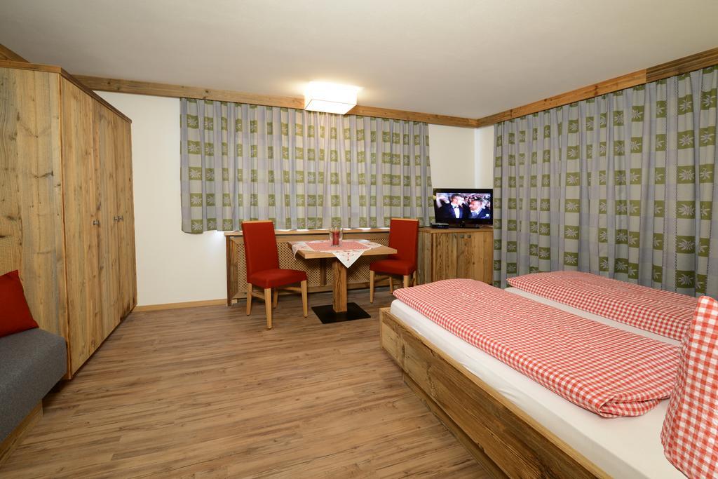 Haus Panorama Appartement Reit im Winkl Kamer foto
