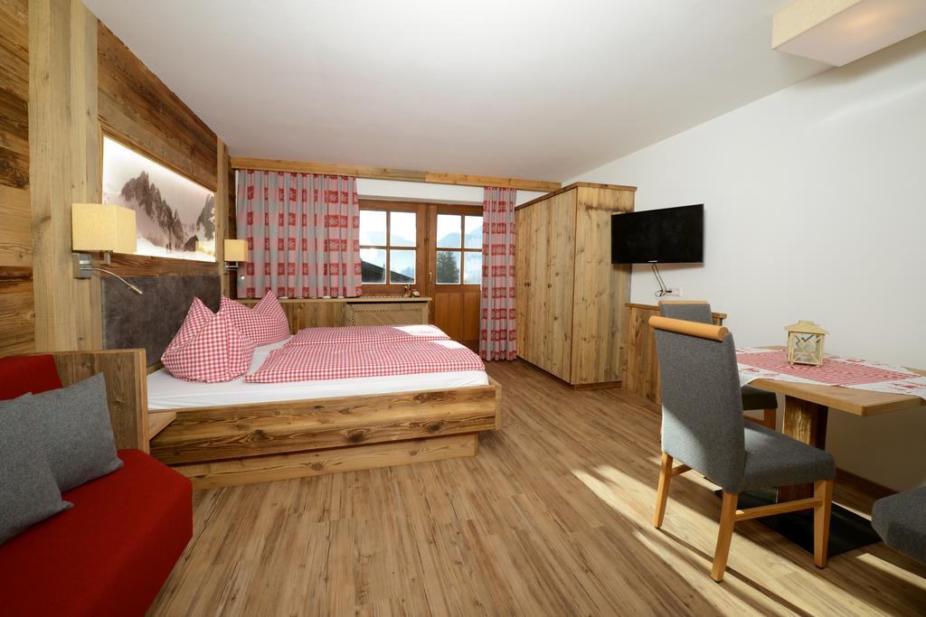 Haus Panorama Appartement Reit im Winkl Kamer foto